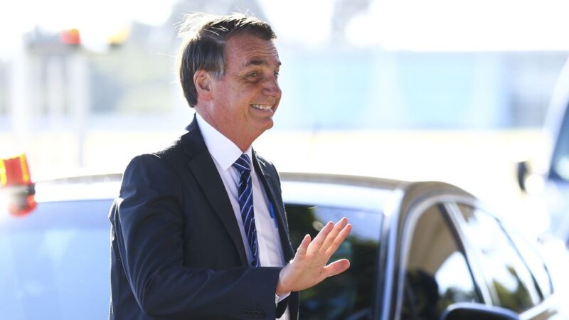 Bolsonaro diz que irá “honrar contrato”, sobre possível intervenção na Oi
