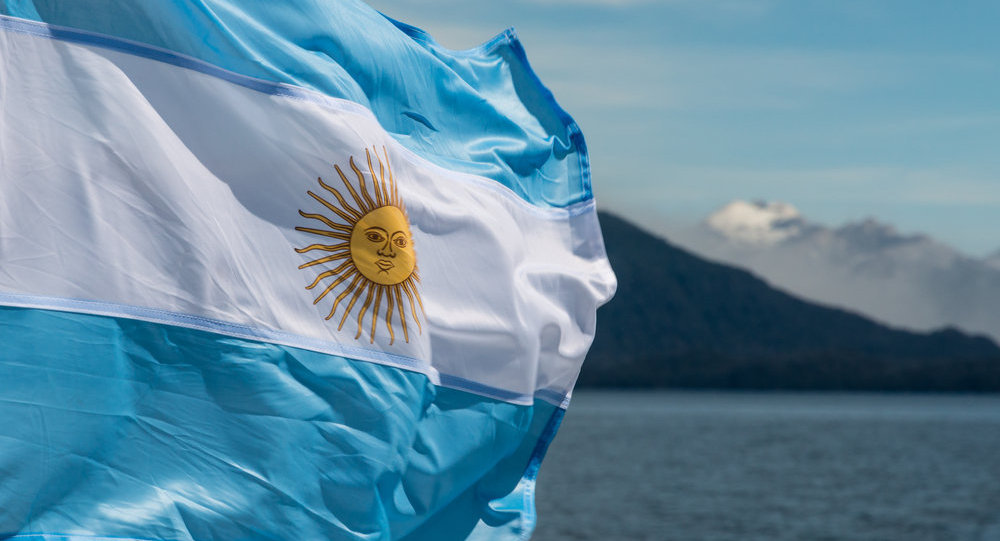 A Argentina informou que reestruturou mais de US$ 40 bilhões em dívida emitida sob a legislação local