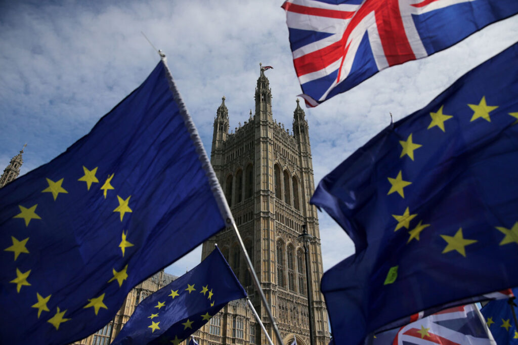 O negociador do Reino Unido para o Brexit declarou que as divergências com a UE sobre um acordo comercial continuam.
