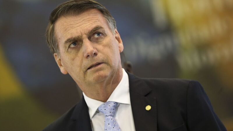 Bolsonaro admite possibilidade de desistir da indicação de seu filho à embaixada