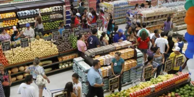 Varejo avança 0,6% em novembro frente a outubro, diz IBGE