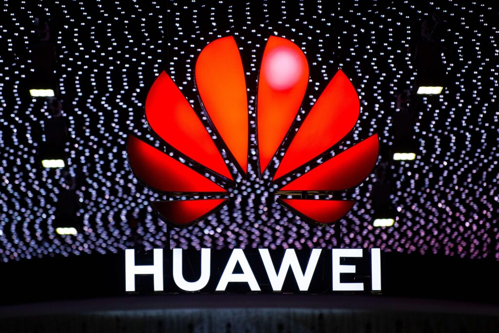 Tump està planejando proibir para a gigante tecnológica chinesa Huawei de fazer negócios com o governo dos EUA. Clique aqui e saiba mais.