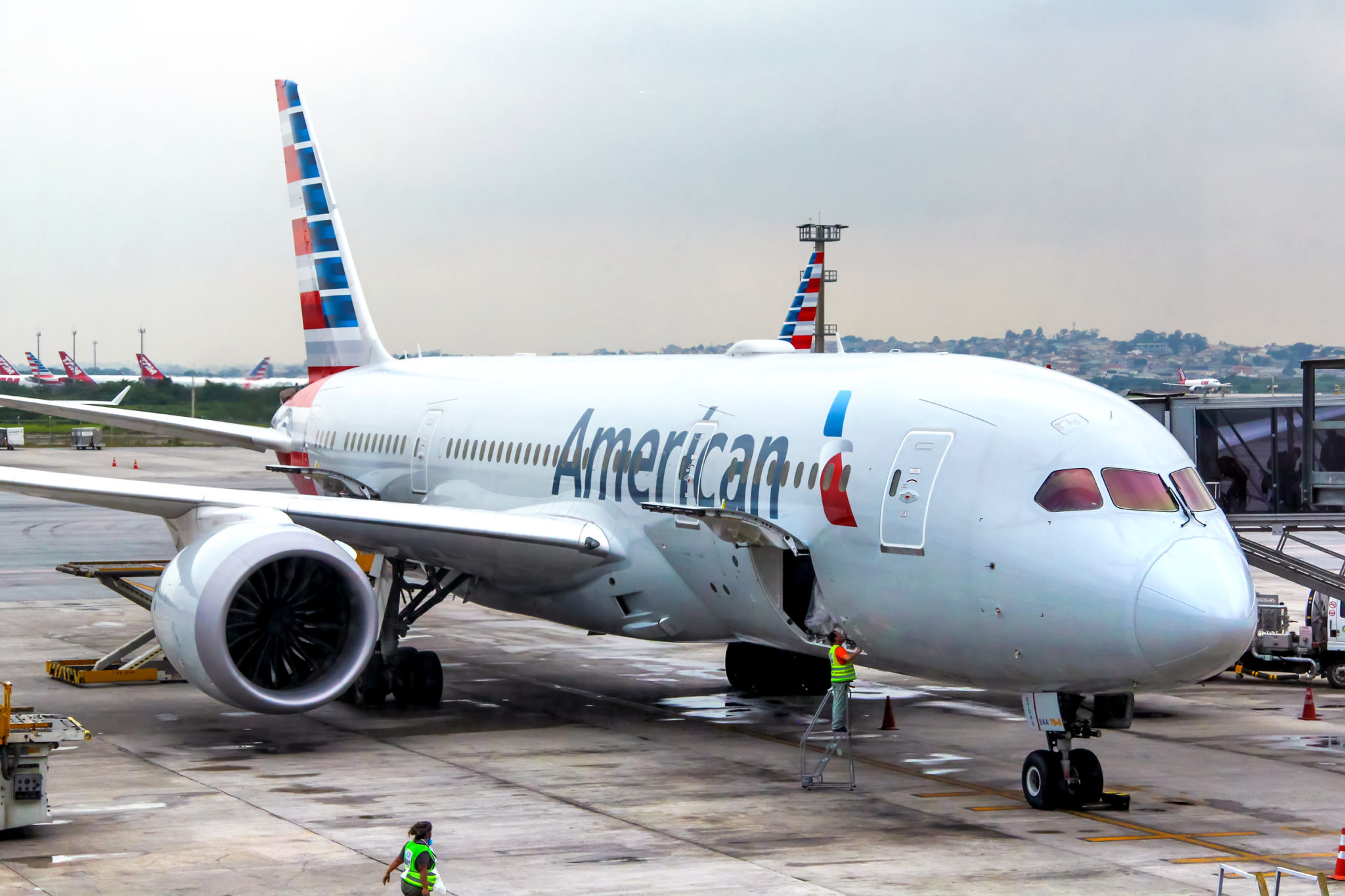 Coronavírus faz American Airlines suspender todos os voos ao Brasil