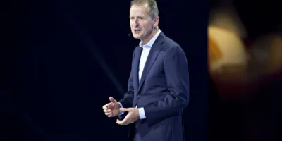 Presidente da Volkswagen nega interesse em fatia da Tesla