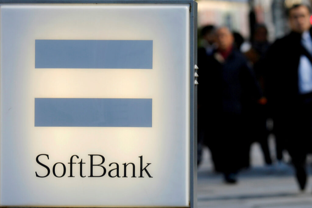 Os acionistas do SoftBank questionam a empresa sobre as operações que levaram a queda de 10% no preço de suas ações