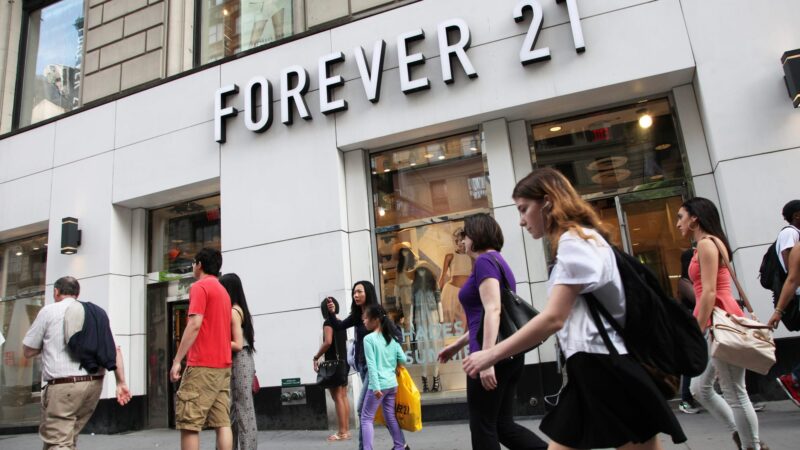 Forever 21 apresenta pedido de falência e lojas podem ser fechadas