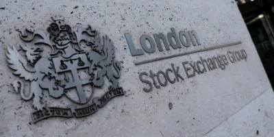 Bolsa de Hong Kong faz oferta de 32 bilhões de libras para comprar Bolsa de Londres