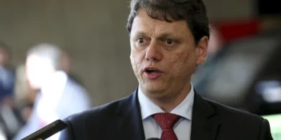 Governo leiloará sete concessões de rodovias em 2020, diz ministro