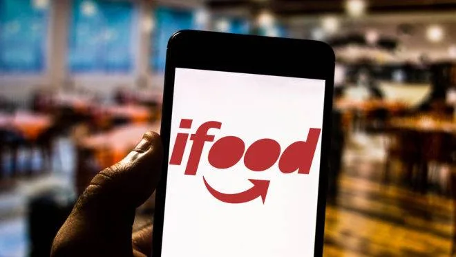 Ifood oferece seguro saúde a entregadores e acirra mercado