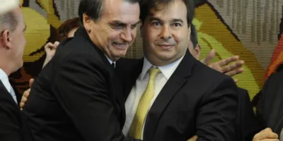 Maia e Bolsonaro debatem divisão de recurso do leilão do pré-sal