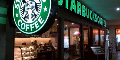 Starbucks registra outro trimestre com queda nas vendas