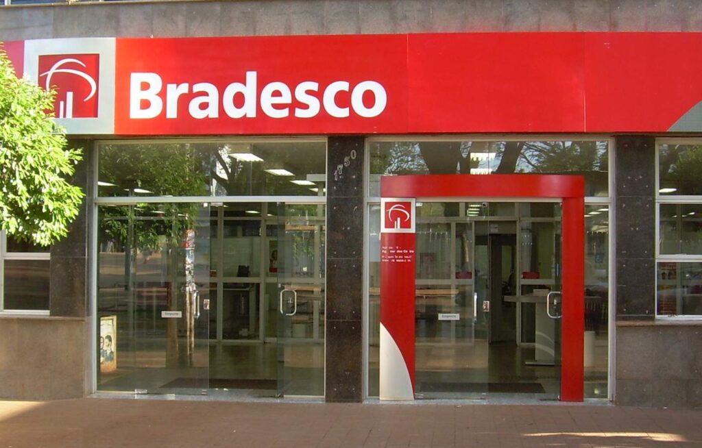 Bradesco (BBDC4) vai oferecer crédito rural em dólar com recursos do BNDES
