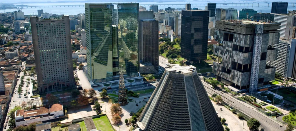 Por volta das 15h20, a ação da BR Properties caía 2,27%, valendo R$ 9,03.