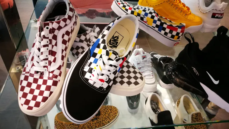 Arezzo tem compra da Vans aprovada pelo Cade