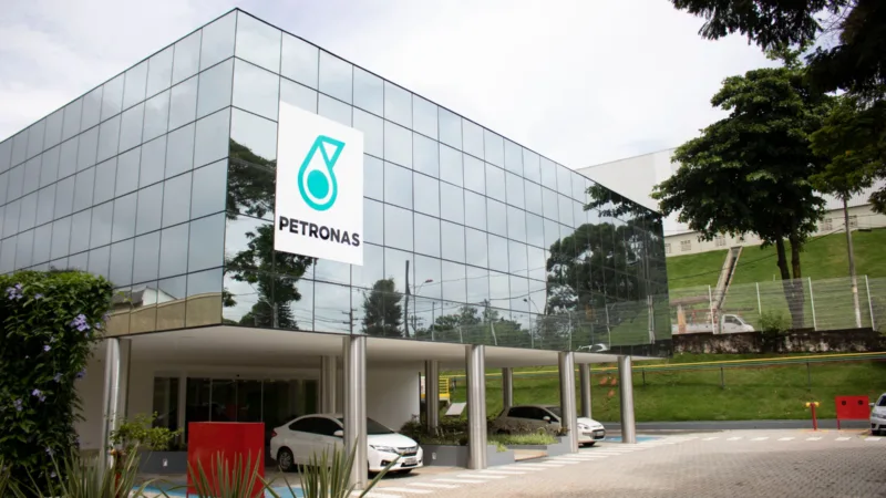 Asiáticas Petronas e QPI se destacam em leilão da ANP