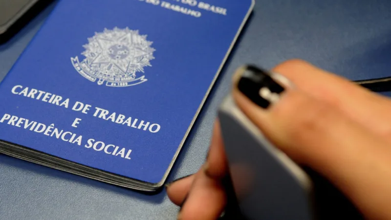 Taxa de desemprego sobe para 12,2% e atinge 12,9 milhões no 1T20