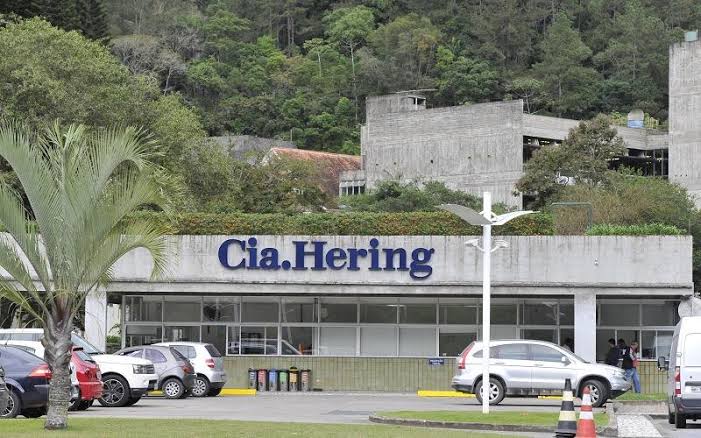 Cia. Hering acredita em recuperação lenta da economia no Brasil