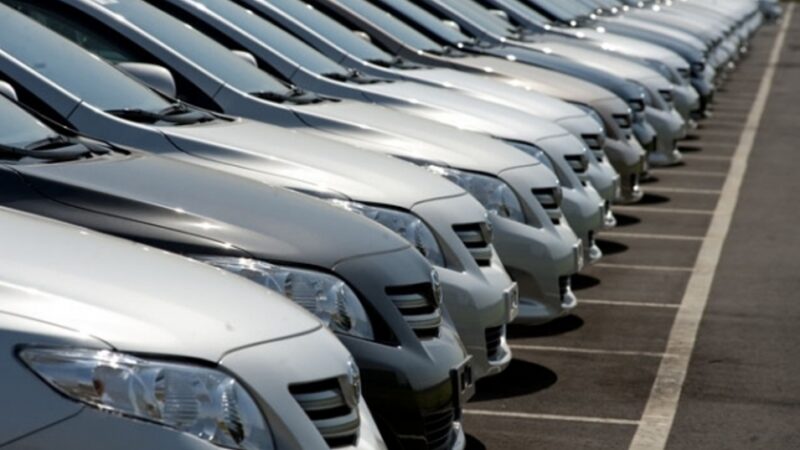 Venda de automóveis tem alta de 31% em julho, diz Fenabrave