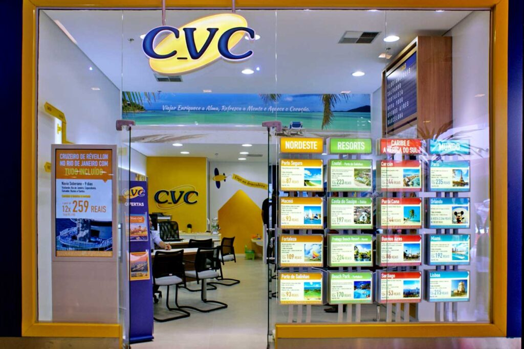 CVC (CVCB3) dispara mais de 6% após classificação da S&P