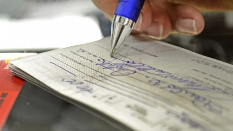 Banco Central limita cheque especial em 8% ao mês