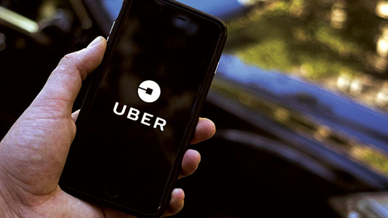 Uber (U1BE34) concede direitos trabalhistas aos motoristas do aplicativo no Reino Unido