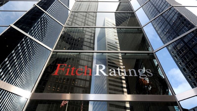Fitch alerta para riscos de novos rebaixamentos de empresas brasileiras