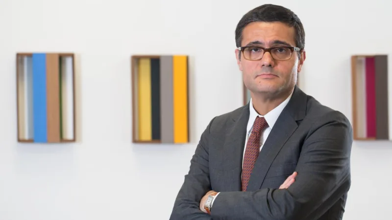 BC poderá interromper cortes na Selic se dólar chegar a R$ 4,50, diz Itaú