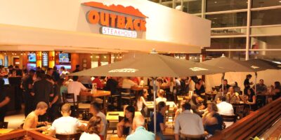 Outback: vendas no Brasil caem e dona da rede tem prejuízo de US$ 92,3 mi no 2T20