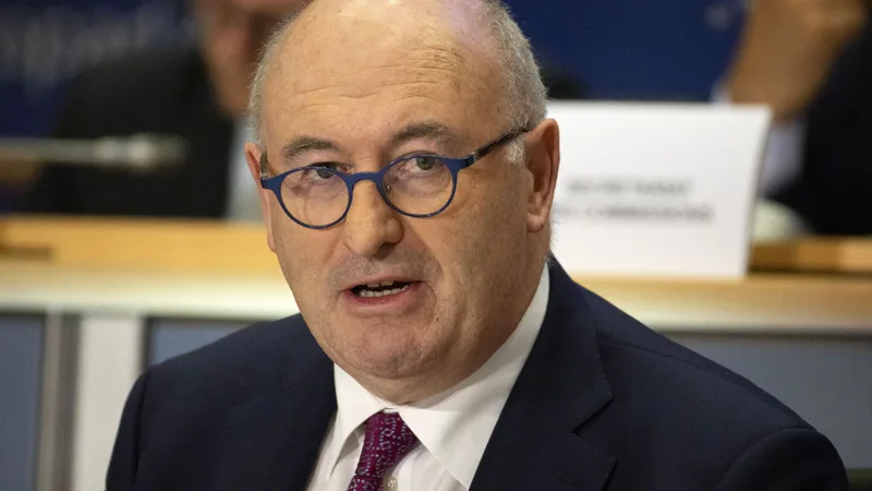 Acordo na guerra comercial será avaliado pela União Europeia, diz comissário