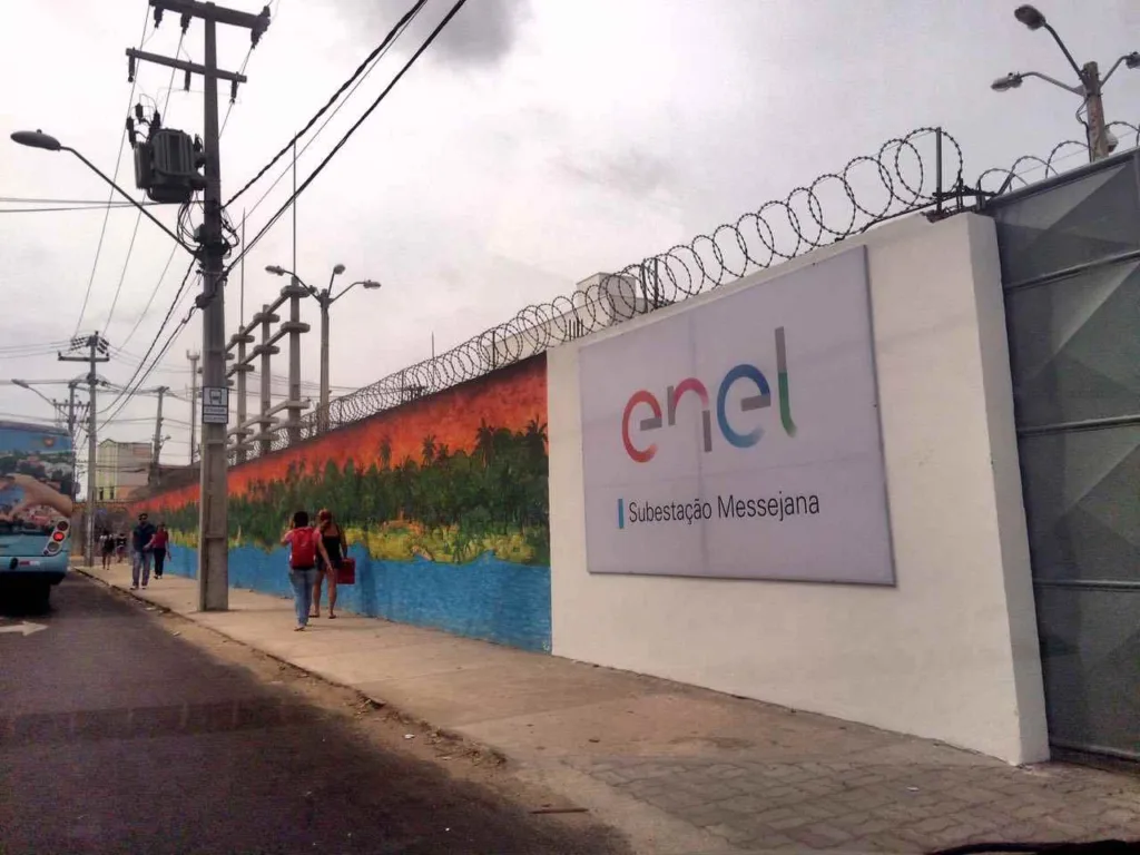 A Enel informou na noite desta quinta-feira (18) que registrou lucro líquido de 2,61 bilhões de euros em 2020.
