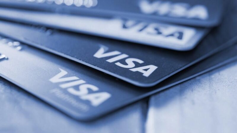 Visa oferecerá cashback para compras em cartões de débito