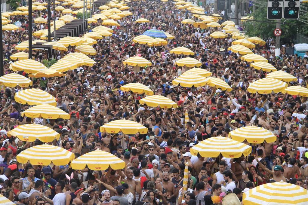 Carnaval: veja três ações com o preço dos produtos mais consumidos