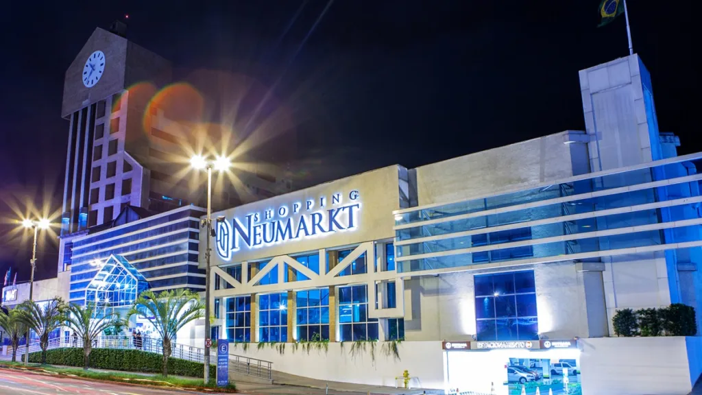 Gestora de shopping Almeida Junior protocola registro de IPO