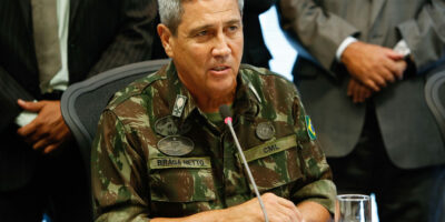 Bolsonaro anuncia o general Braga Netto novo ministro da Casa Civil