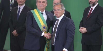 Paulo Guedes continuará conosco até o último dia, diz Bolsonaro