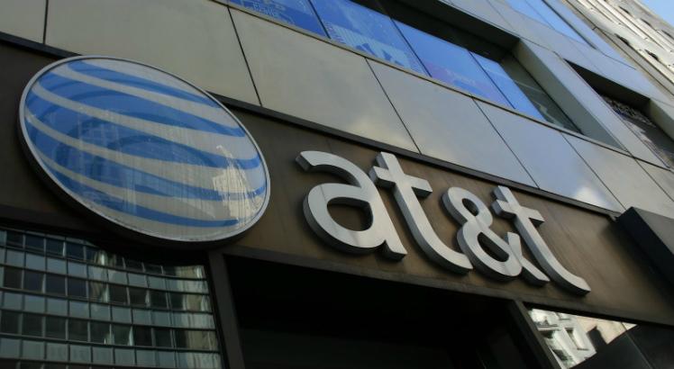 AT&T recebe aprovação da Anatel para compra da Warner