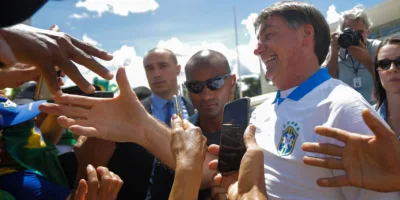 Bolsonaro informa que seu segundo teste do coronavírus deu negativo