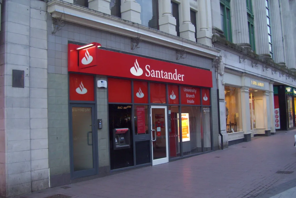 Santander (SANB11) anuncia pagamento de R$ 1 bilhão em JCP