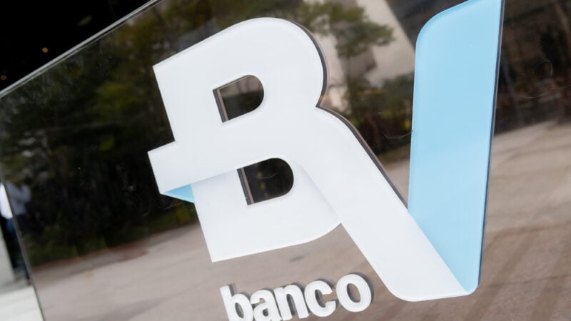BV suspende oferta pública inicial de ações, diz jornal