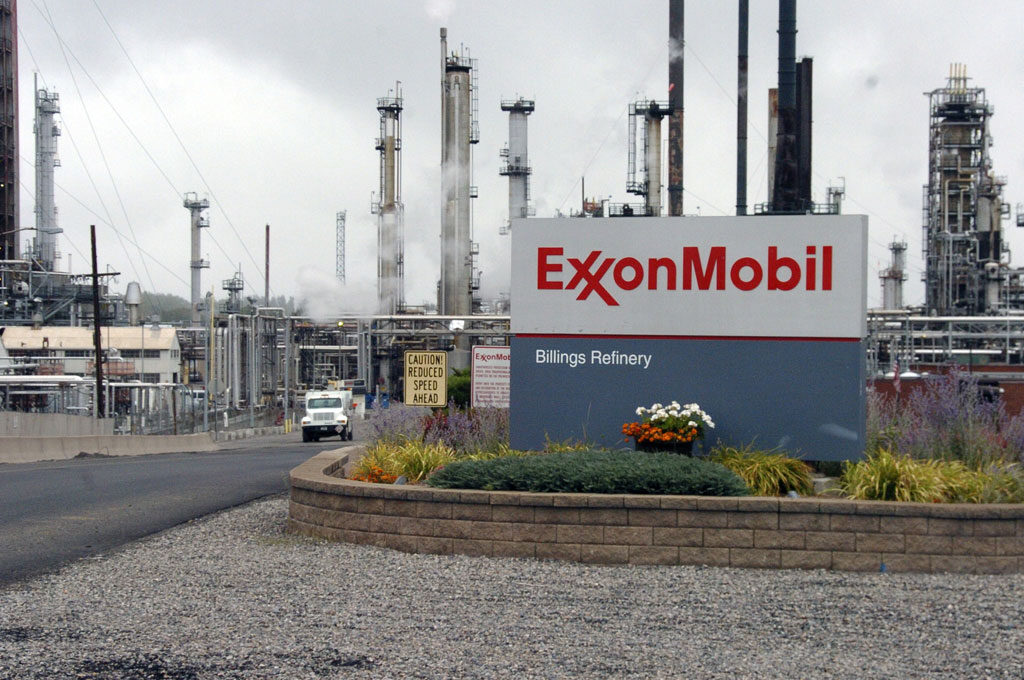 A petroleira Exxon Mobil alertou que a queda nos preços do petróleo e gás pode levar a uma contração de 20% nas reservas