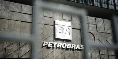 Petrobras (PETR4) estuda cortar 25% dos cargos gerenciais