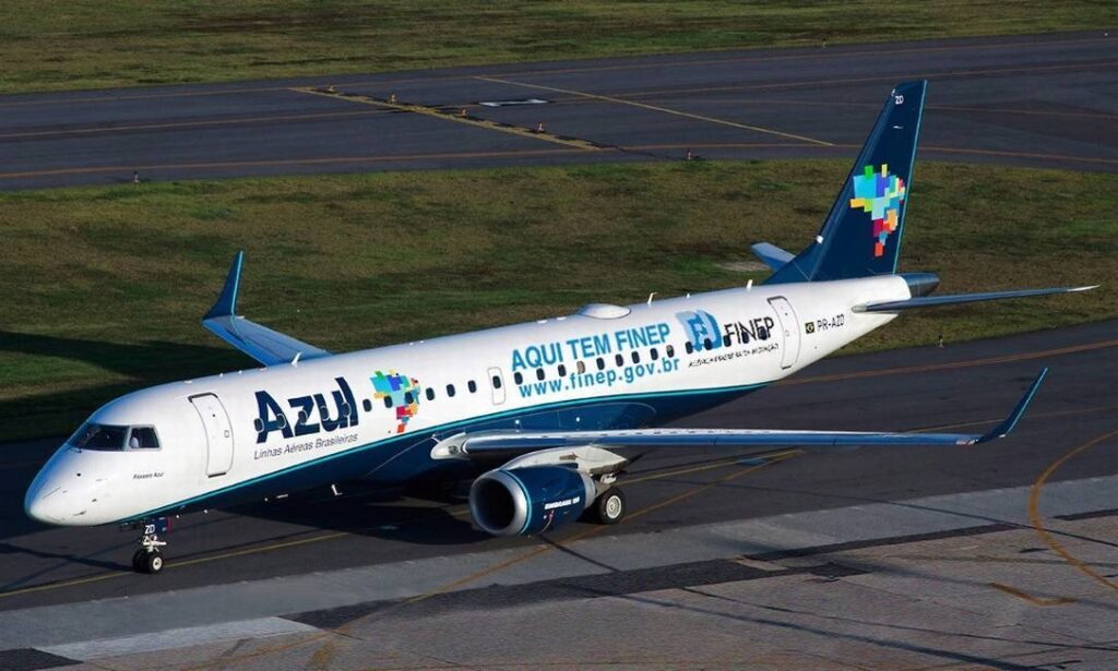 Azul (AZUL4): retomará voos domésticos no aeroporto de Guarulhos