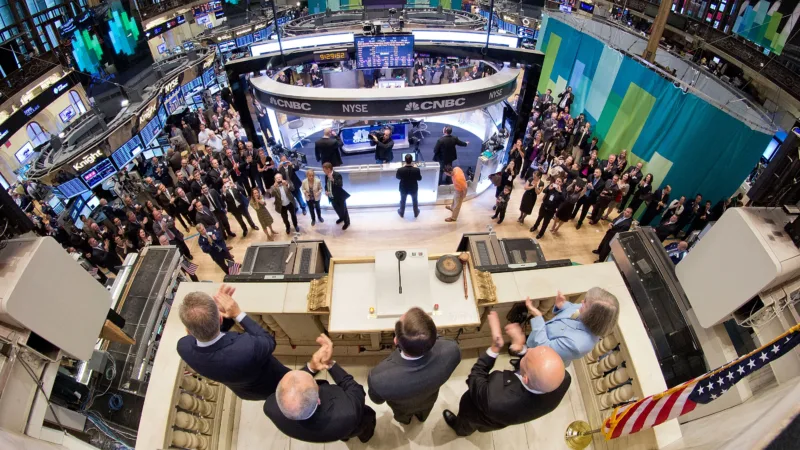 Índices futuros de NY e bolsas europeias operam em alta nesta quarta