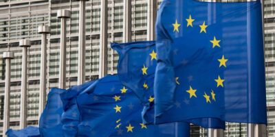 Ministros da UE aprovam pacote de 540 bilhões de euros contra pandemia