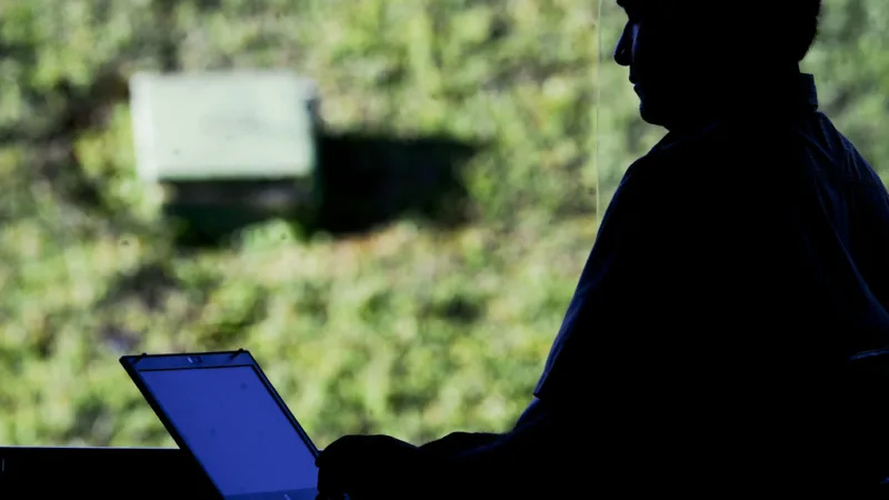 Consumo de internet no Brasil cresce 30% com coronavírus
