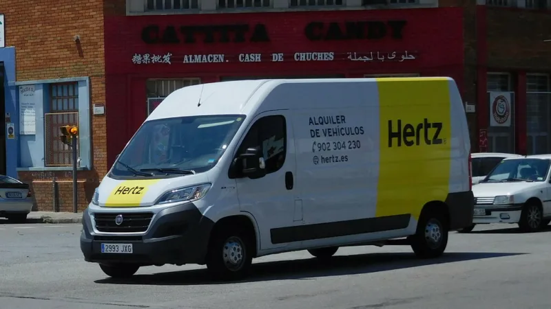 Hertz interrompe plano de venda de ações até revisão da SEC