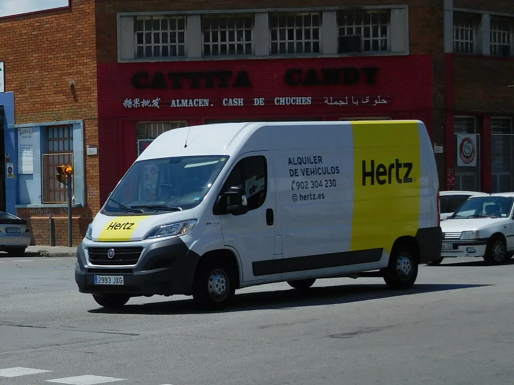 Hertz interrompe plano de venda de ações até revisão da SEC