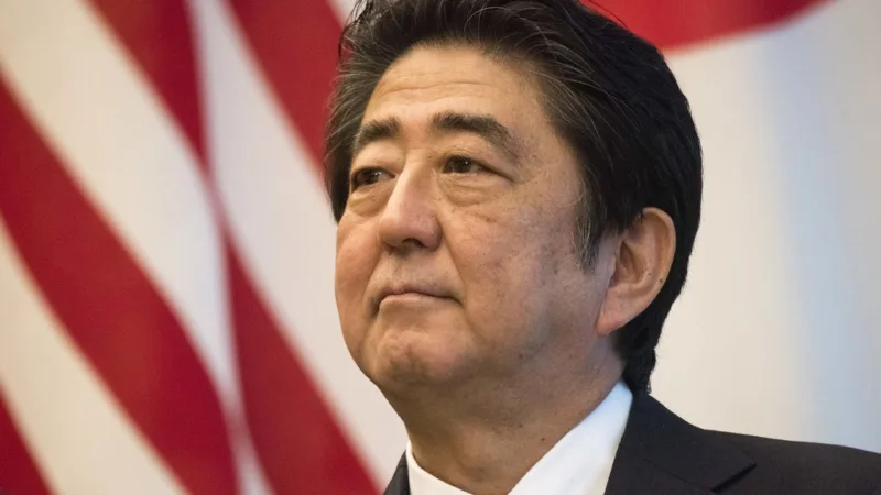 Japão anuncia pacote de estímulos de 20% do PIB contra coronavírus