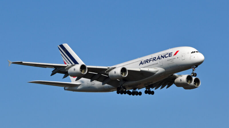 União Europeia permite que França auxilie Air France