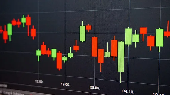 Ibovespa se descola do exterior e cai 0,23% puxado por bancos